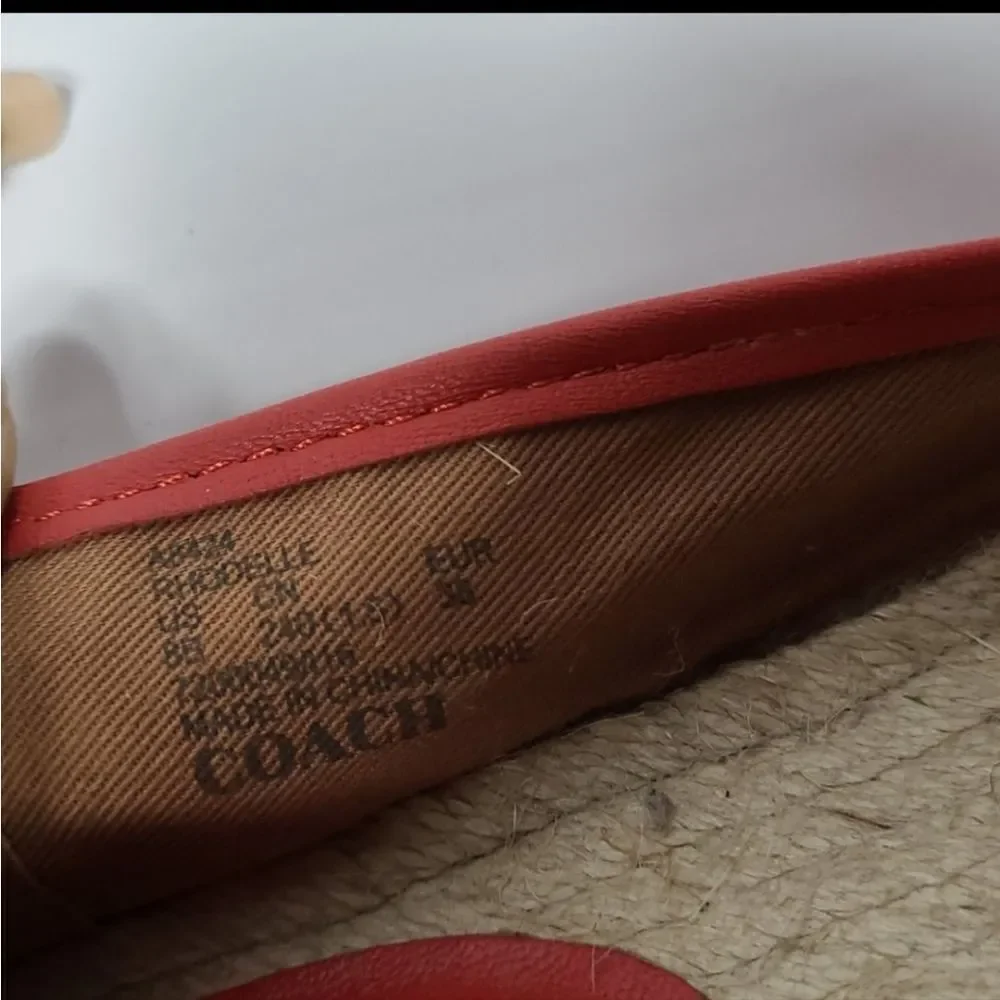 Coach   - Picture 8 of 11